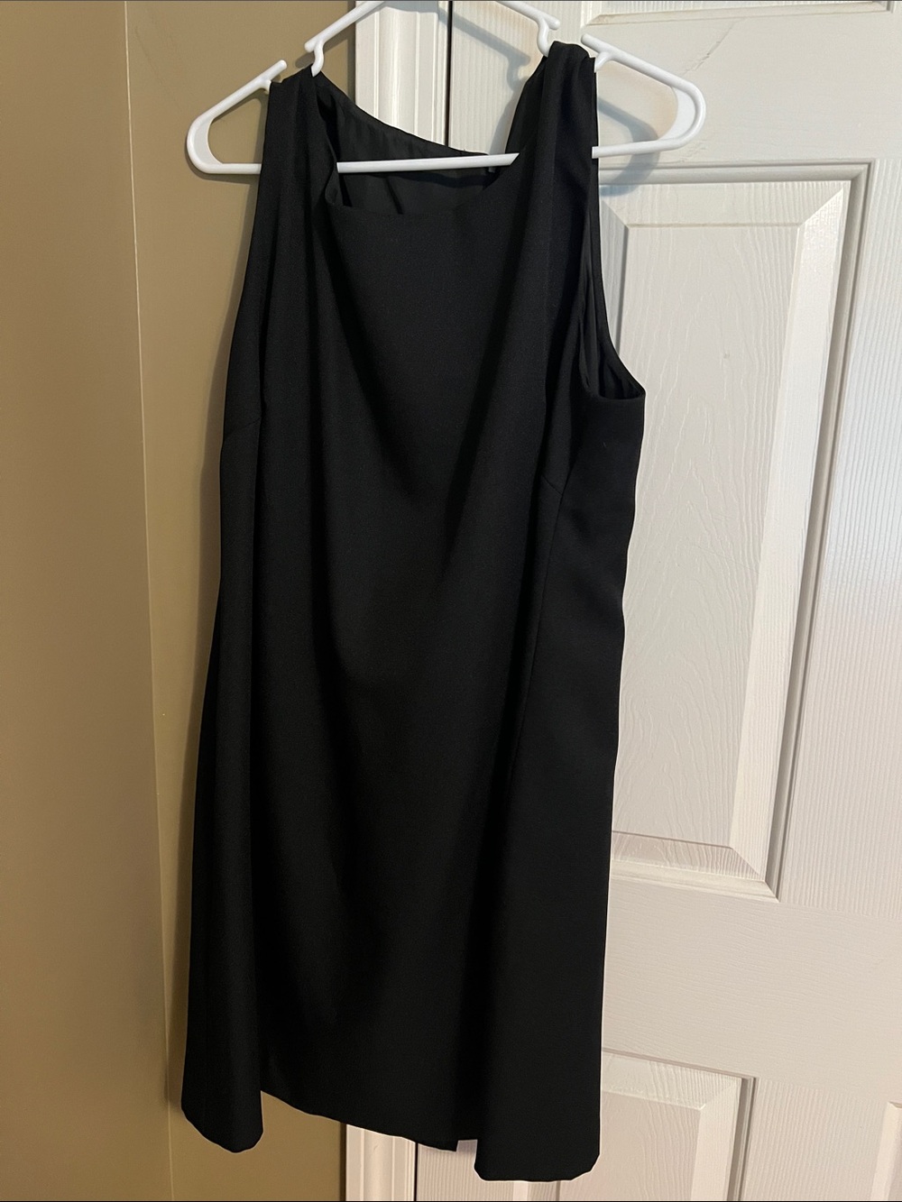 Classic Black Sleeveless Shift Dress